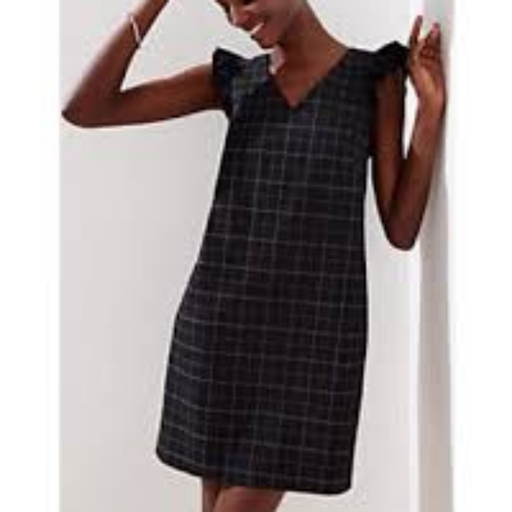 Windowpane pattern flutter sleeve shift dress